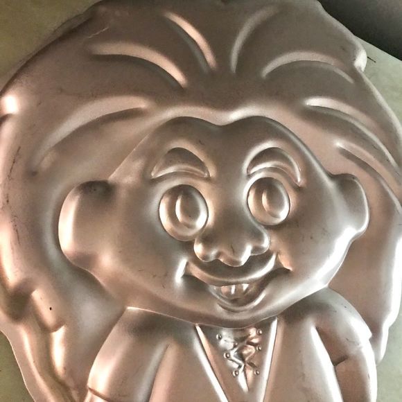 Vintage Wilton Trolls Aluminum Cake Pan - Picture 5 of 9